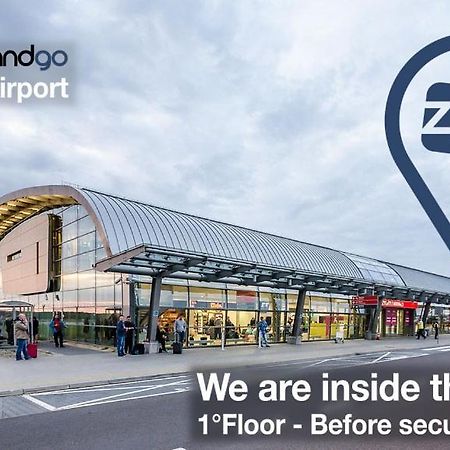 Resting Pods - Zzzleepandgo Modlin Airport Wmi Hotell Nowy Dwór Mazowiecki Eksteriør bilde