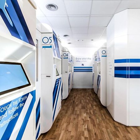 Resting Pods - Zzzleepandgo Modlin Airport Wmi Hotell Nowy Dwór Mazowiecki Eksteriør bilde